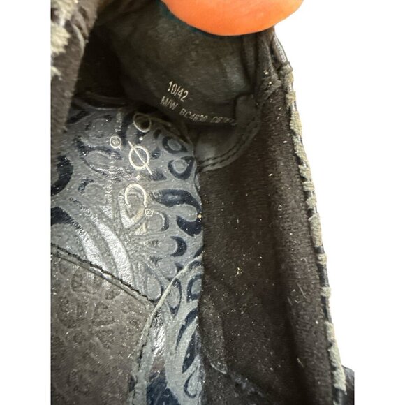 BOC Born Concept Peggy Clogs Paisley Gray Embossed Vegan Leather Size 10/42 EUC - Picture 7 of 7